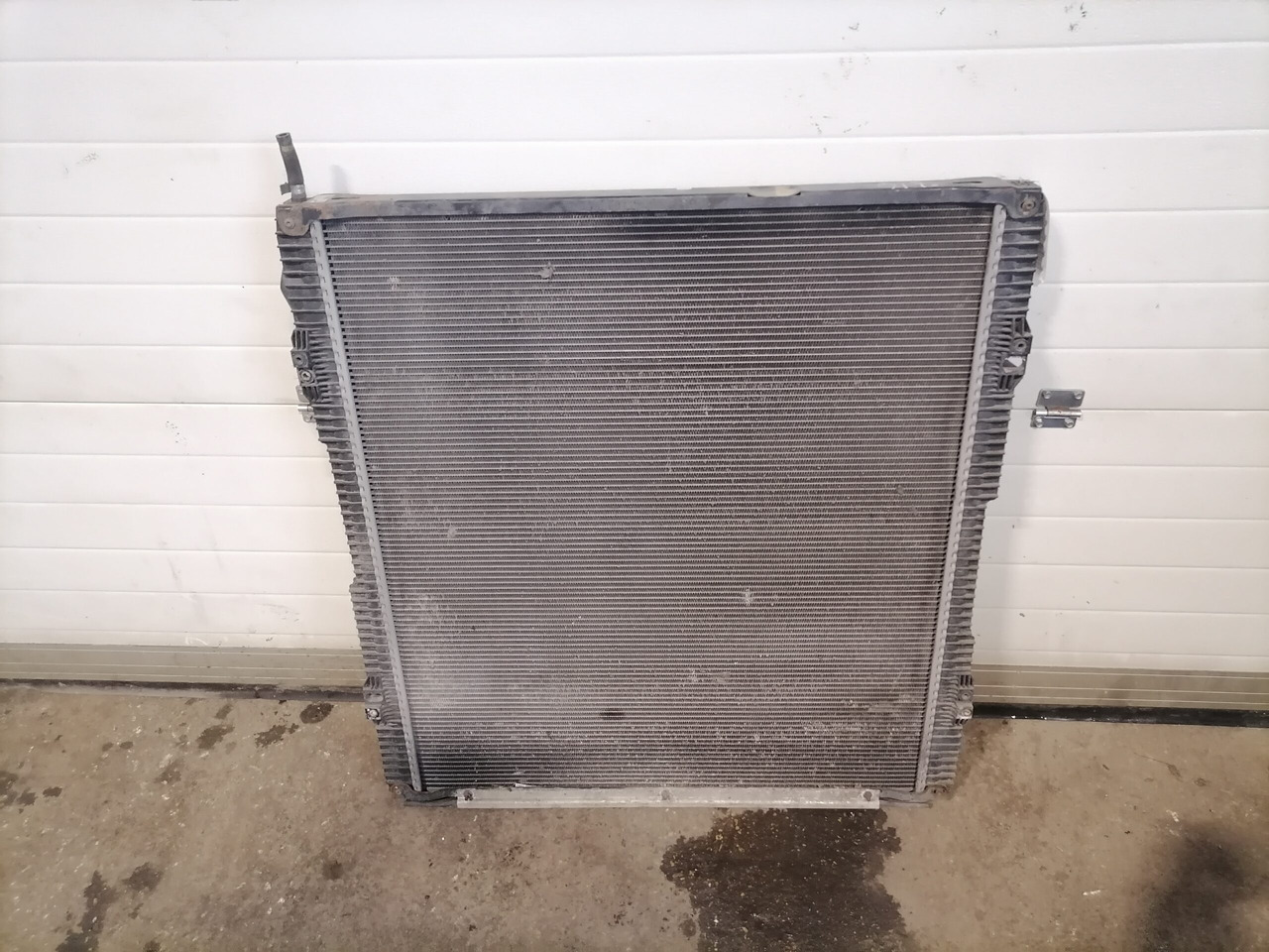 Scania Cooling radiator 1769997 - Radijator za Kamion: slika 2 Scania Cooling radiator 1769997 - Radijator za Kamion: slika 2