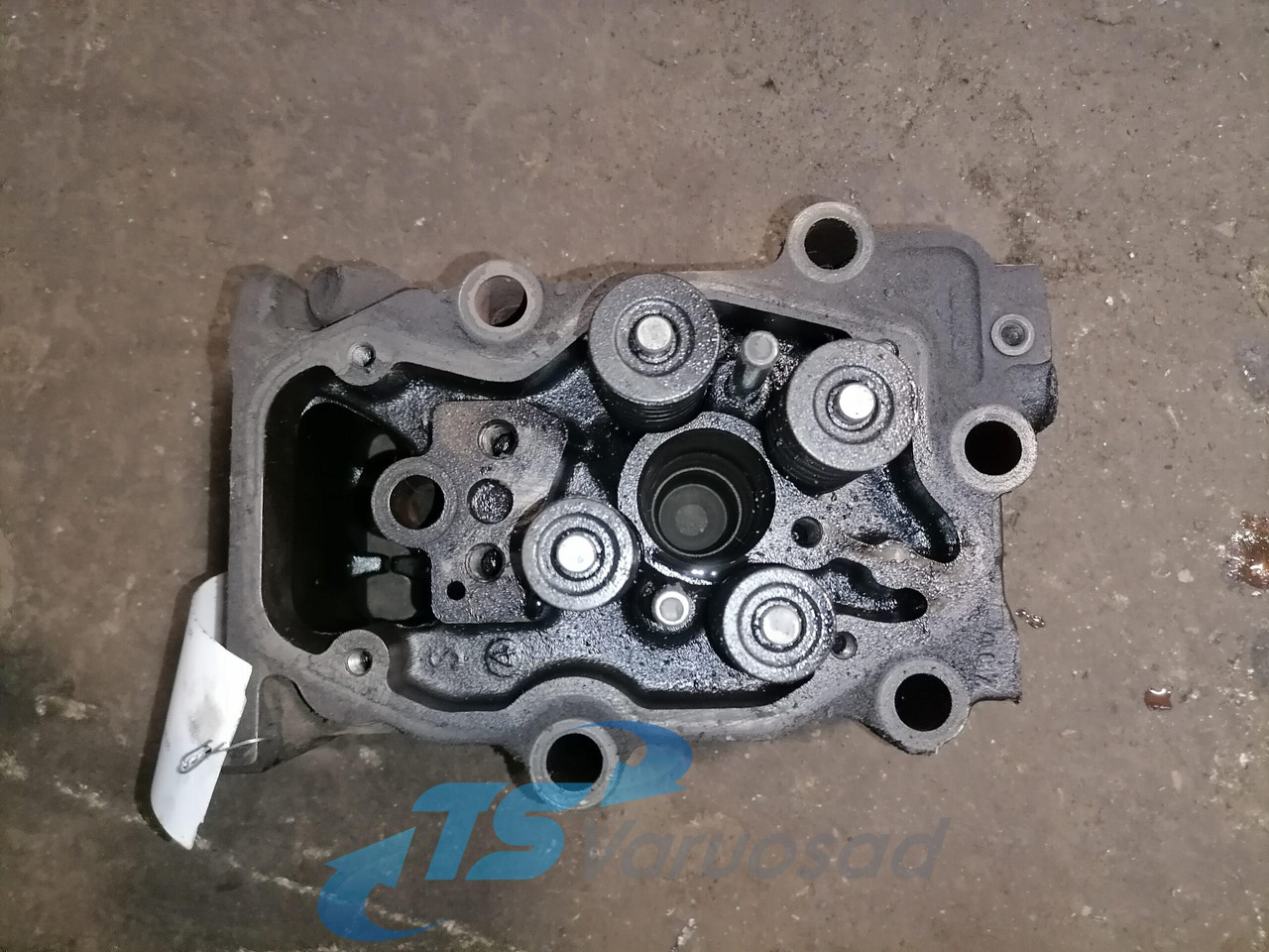 Scania Cylinder head, HPI 1522361 - Zaglavlje motora za Kamion: slika 2 Scania Cylinder head, HPI 1522361 - Zaglavlje motora za Kamion: slika 2