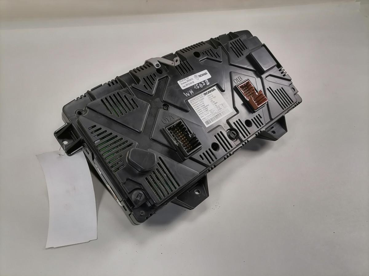 Scania Dashboard 2052213 - Komandna tabla za Kamion: slika 3 Scania Dashboard 2052213 - Komandna tabla za Kamion: slika 3