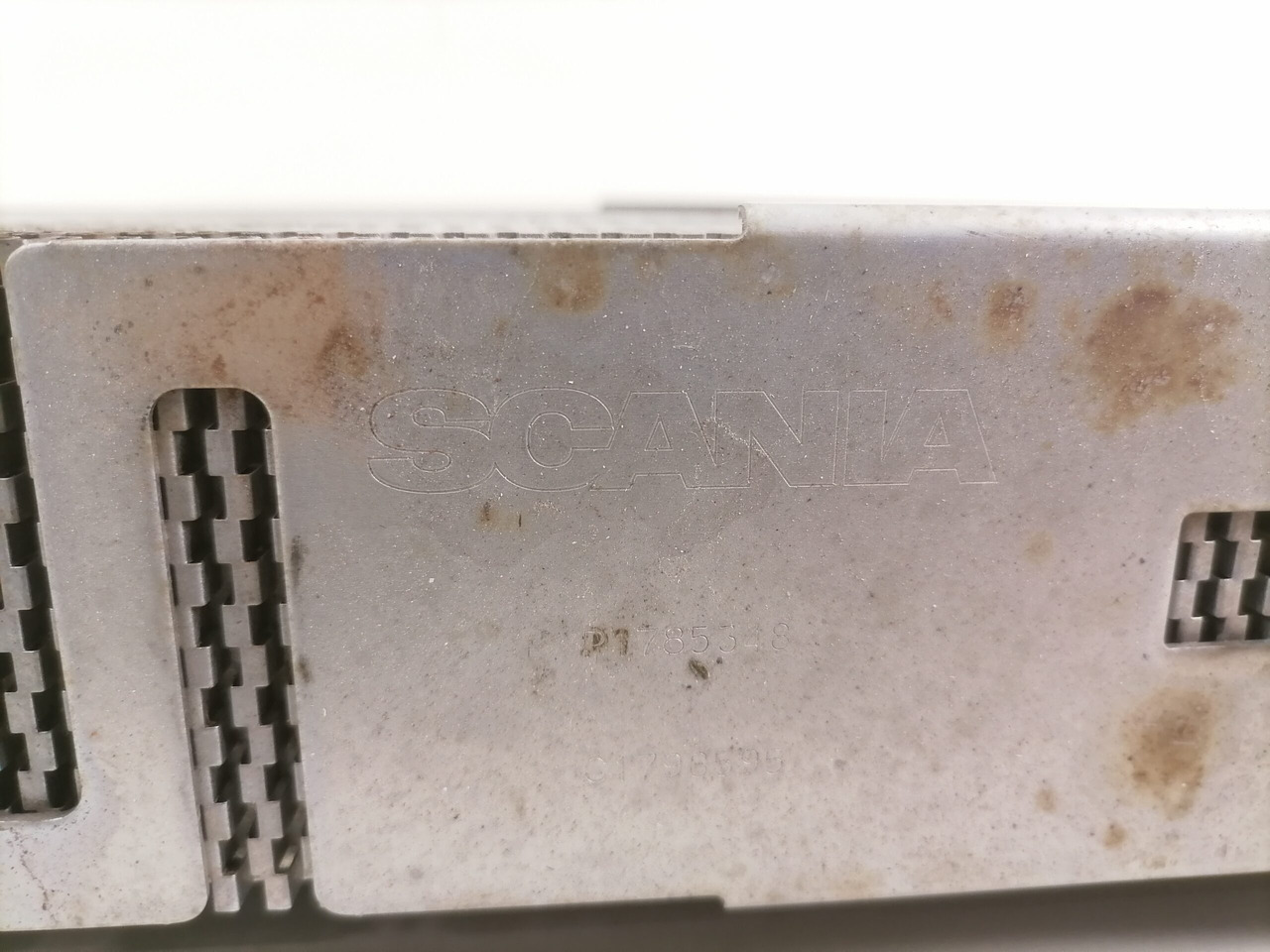 Scania EGR radiator 1785348 - EGR hladnjak za Kamion: slika 4 Scania EGR radiator 1785348 - EGR hladnjak za Kamion: slika 4