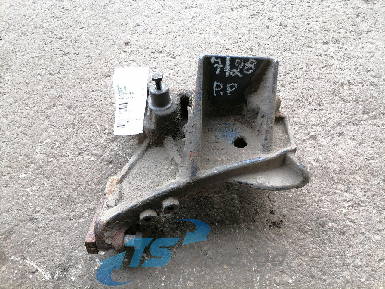 Scania Front bumper carrier 1525695 - Branik za Kamion: slika 1 Scania Front bumper carrier 1525695 - Branik za Kamion: slika 1