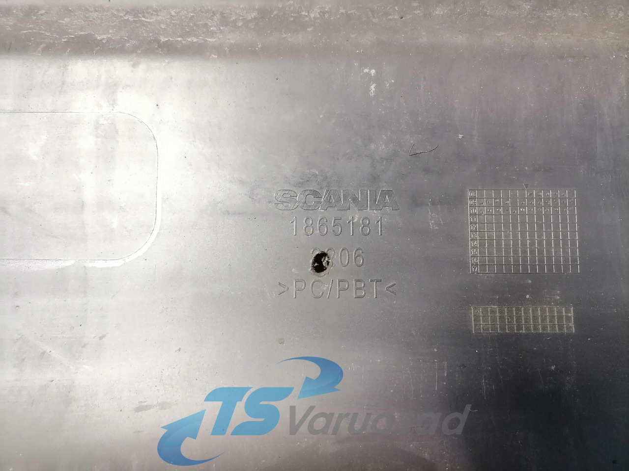 Scania Front bumper cover plastic 1865181 - Aerodinamika/ Spojler za Kamion: slika 4 Scania Front bumper cover plastic 1865181 - Aerodinamika/ Spojler za Kamion: slika 4