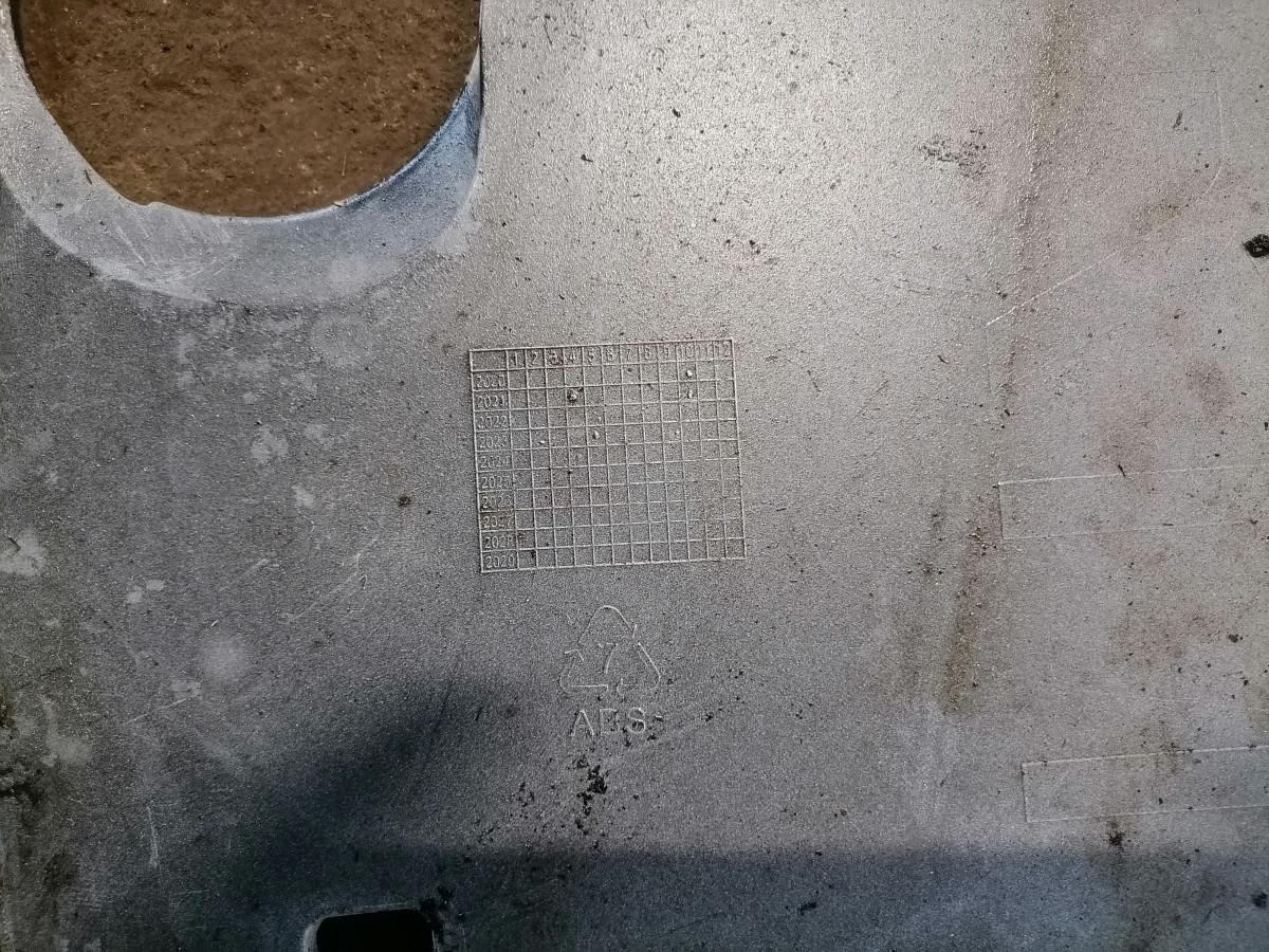 Scania Front bumper cover plastic 2731830 - Aerodinamika/ Spojler za Kamion: slika 4 Scania Front bumper cover plastic 2731830 - Aerodinamika/ Spojler za Kamion: slika 4