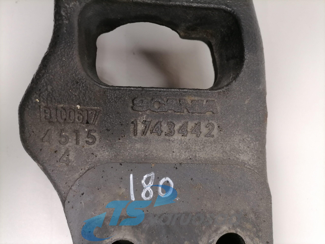 Scania Gearbox bracket 1743442 - Menjač i delovi za Kamion: slika 2 Scania Gearbox bracket 1743442 - Menjač i delovi za Kamion: slika 2