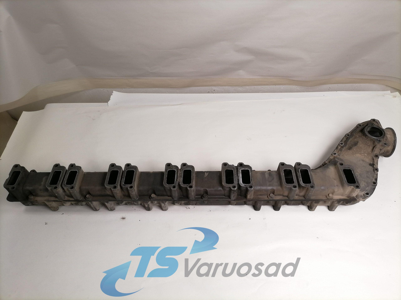 Scania Intake mainfold 1493717 - Usisna grana za Kamion: slika 2 Scania Intake mainfold 1493717 - Usisna grana za Kamion: slika 2