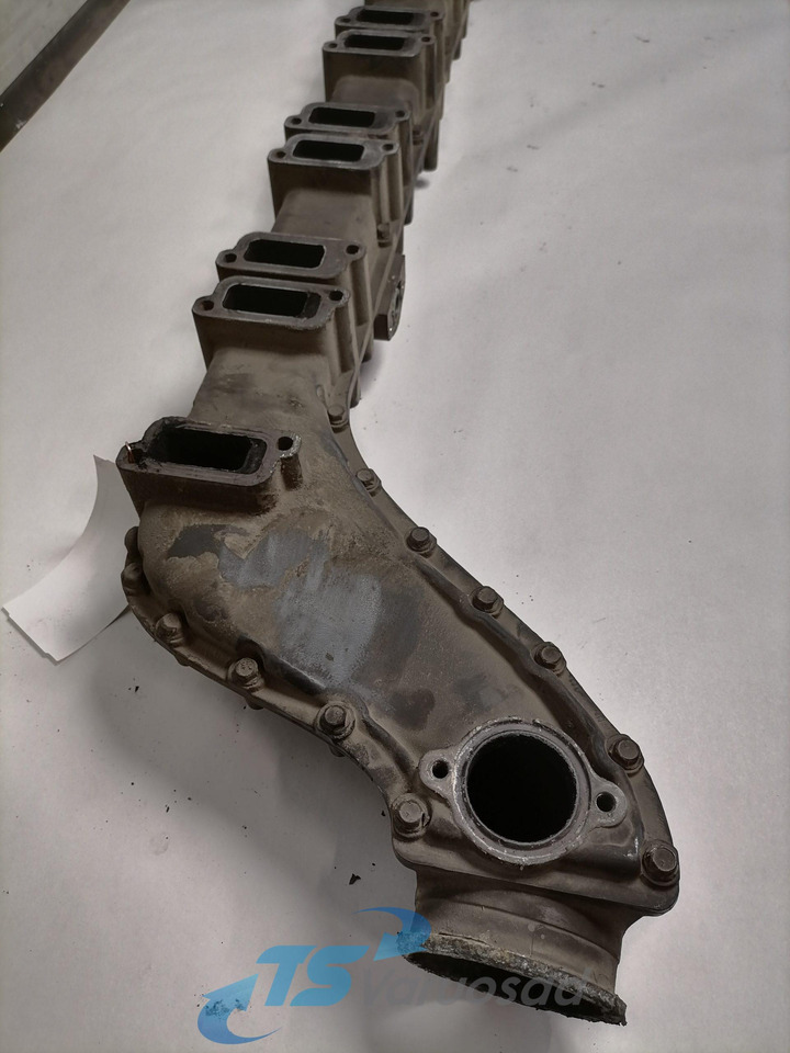 Scania Intake mainfold 1493717 - Usisna grana za Kamion: slika 2 Scania Intake mainfold 1493717 - Usisna grana za Kamion: slika 2