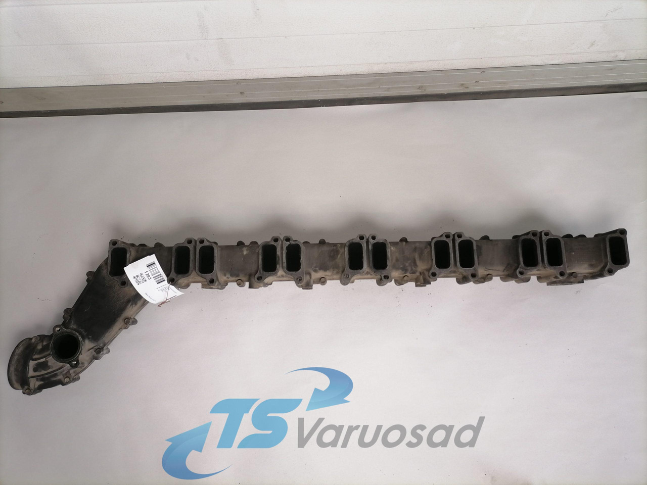 Scania Intake mainfold 1893329 - Usisna grana za Kamion: slika 2 Scania Intake mainfold 1893329 - Usisna grana za Kamion: slika 2