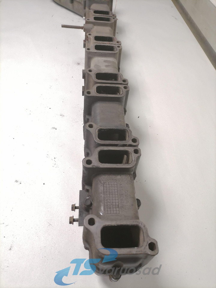Scania Intake mainfold 1893329 - Usisna grana za Kamion: slika 3 Scania Intake mainfold 1893329 - Usisna grana za Kamion: slika 3