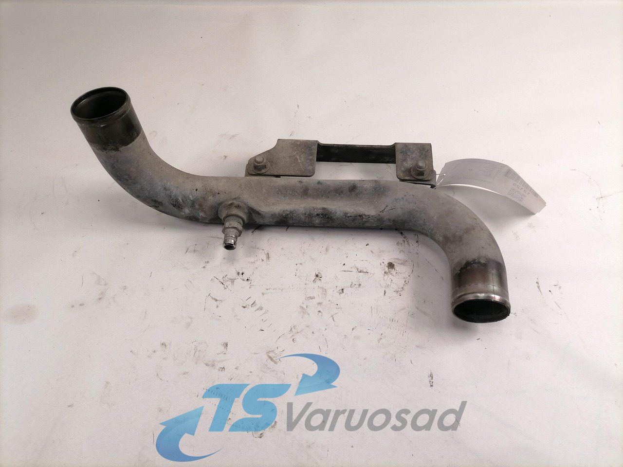 Scania Jahutusvedeliku toru, retarder 1824446 - Sistem za hlađenje za Kamion: slika 1 Scania Jahutusvedeliku toru, retarder 1824446 - Sistem za hlađenje za Kamion: slika 1