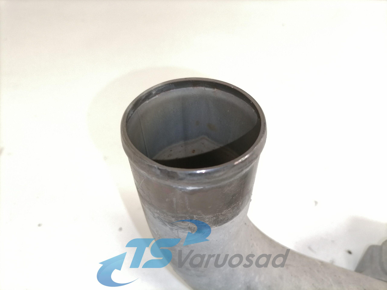 Scania Jahutusvedeliku toru, retarder 1824446 - Sistem za hlađenje za Kamion: slika 5 Scania Jahutusvedeliku toru, retarder 1824446 - Sistem za hlađenje za Kamion: slika 5