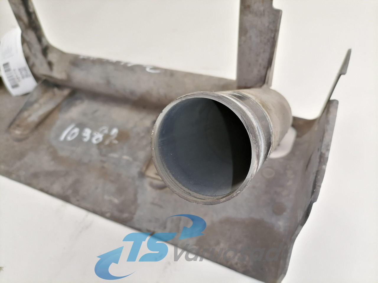 Scania Jahutusvedeliku toru, retarder 1856589 - Sistem za hlađenje za Kamion: slika 3 Scania Jahutusvedeliku toru, retarder 1856589 - Sistem za hlađenje za Kamion: slika 3