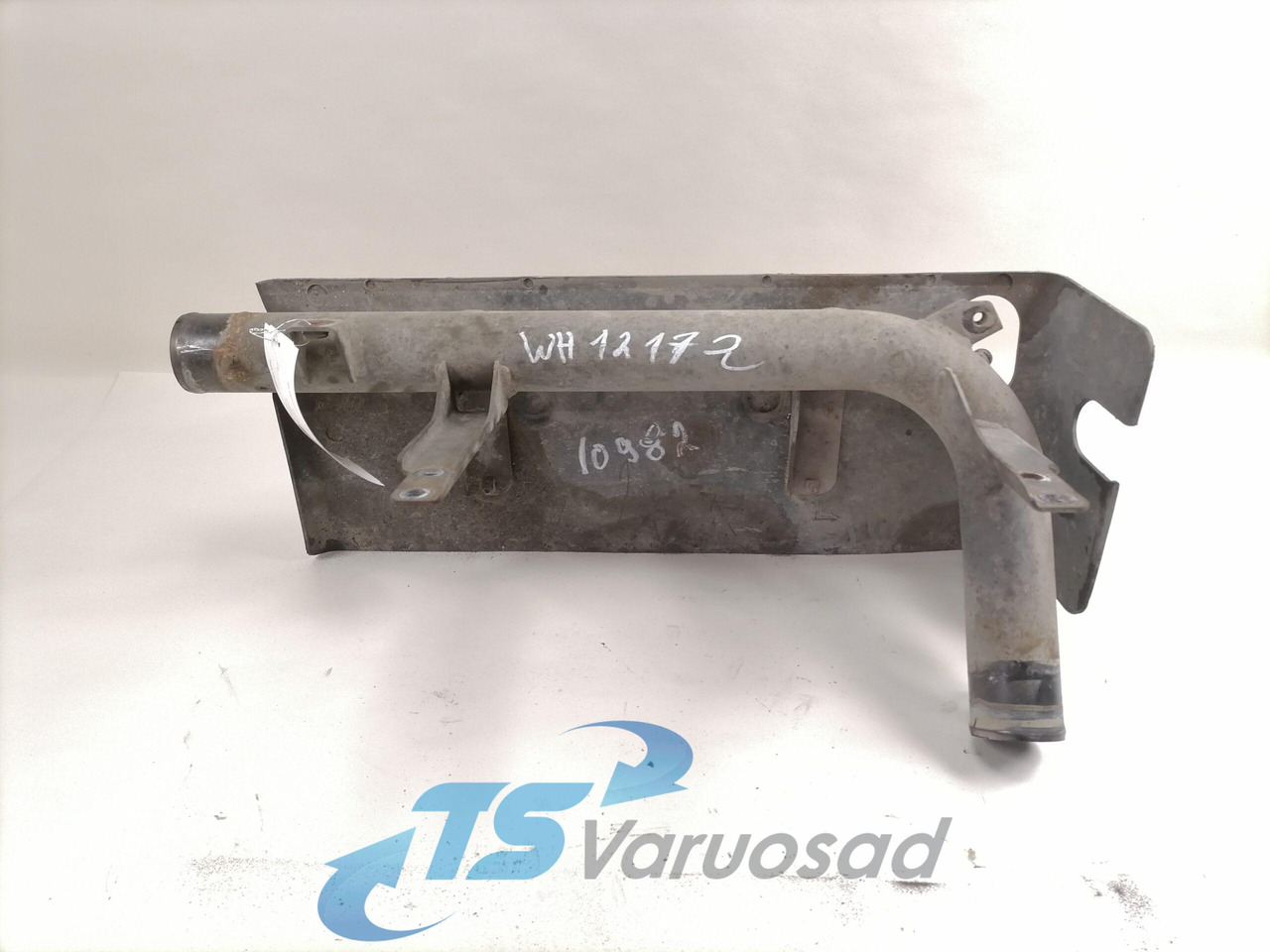 Scania Jahutusvedeliku toru, retarder 1856589 - Sistem za hlađenje za Kamion: slika 1 Scania Jahutusvedeliku toru, retarder 1856589 - Sistem za hlađenje za Kamion: slika 1