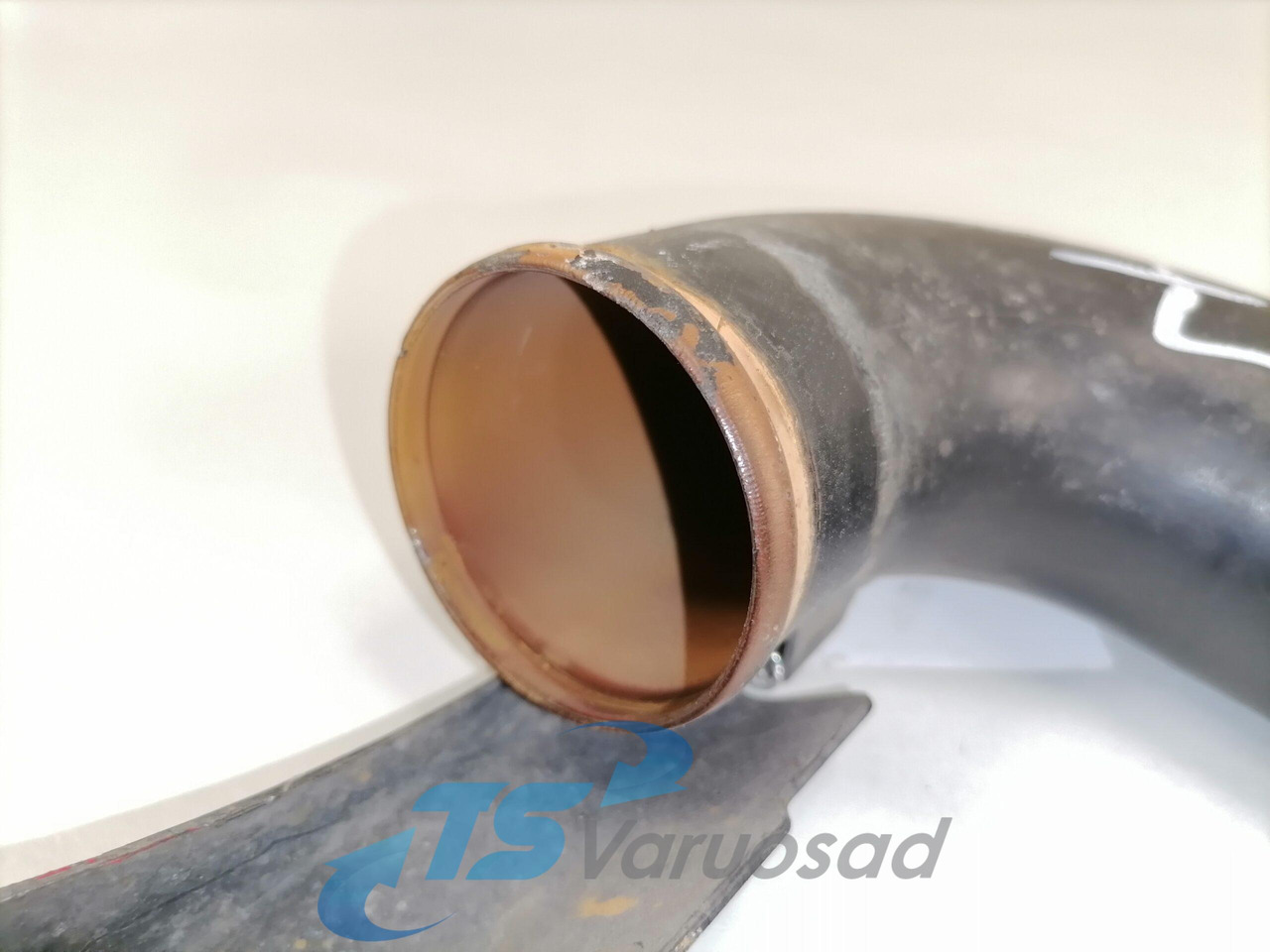 Scania Jahutusvedeliku toru, retarder 1867732 - Sistem za hlađenje za Kamion: slika 2 Scania Jahutusvedeliku toru, retarder 1867732 - Sistem za hlađenje za Kamion: slika 2