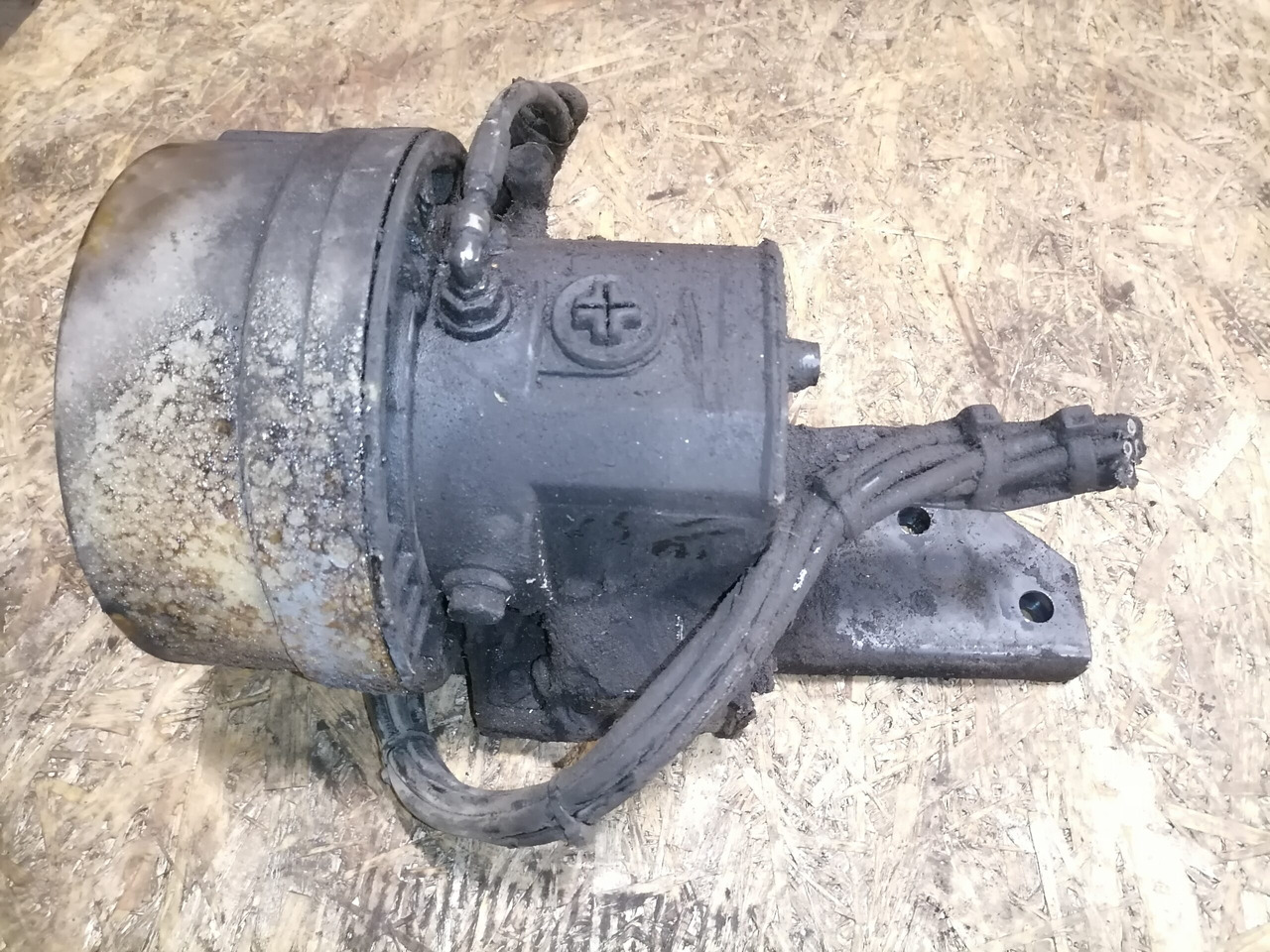 Scania Keskmäärde pump 1752505 - Univerzalni deo za Kamion: slika 3 Scania Keskmäärde pump 1752505 - Univerzalni deo za Kamion: slika 3
