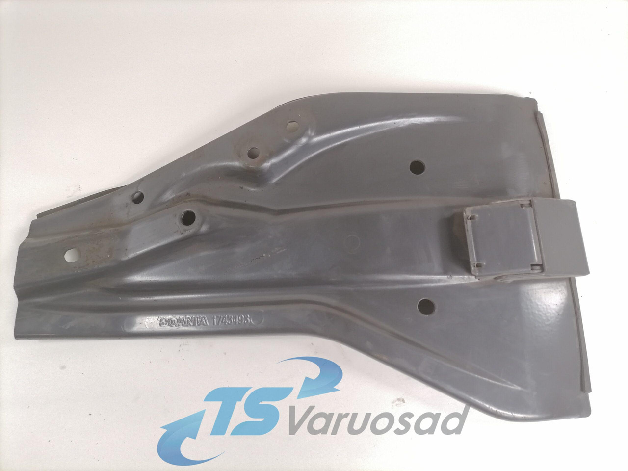 Scania Mudguard bracket 1743493 - Univerzalni deo za Kamion: slika 1 Scania Mudguard bracket 1743493 - Univerzalni deo za Kamion: slika 1