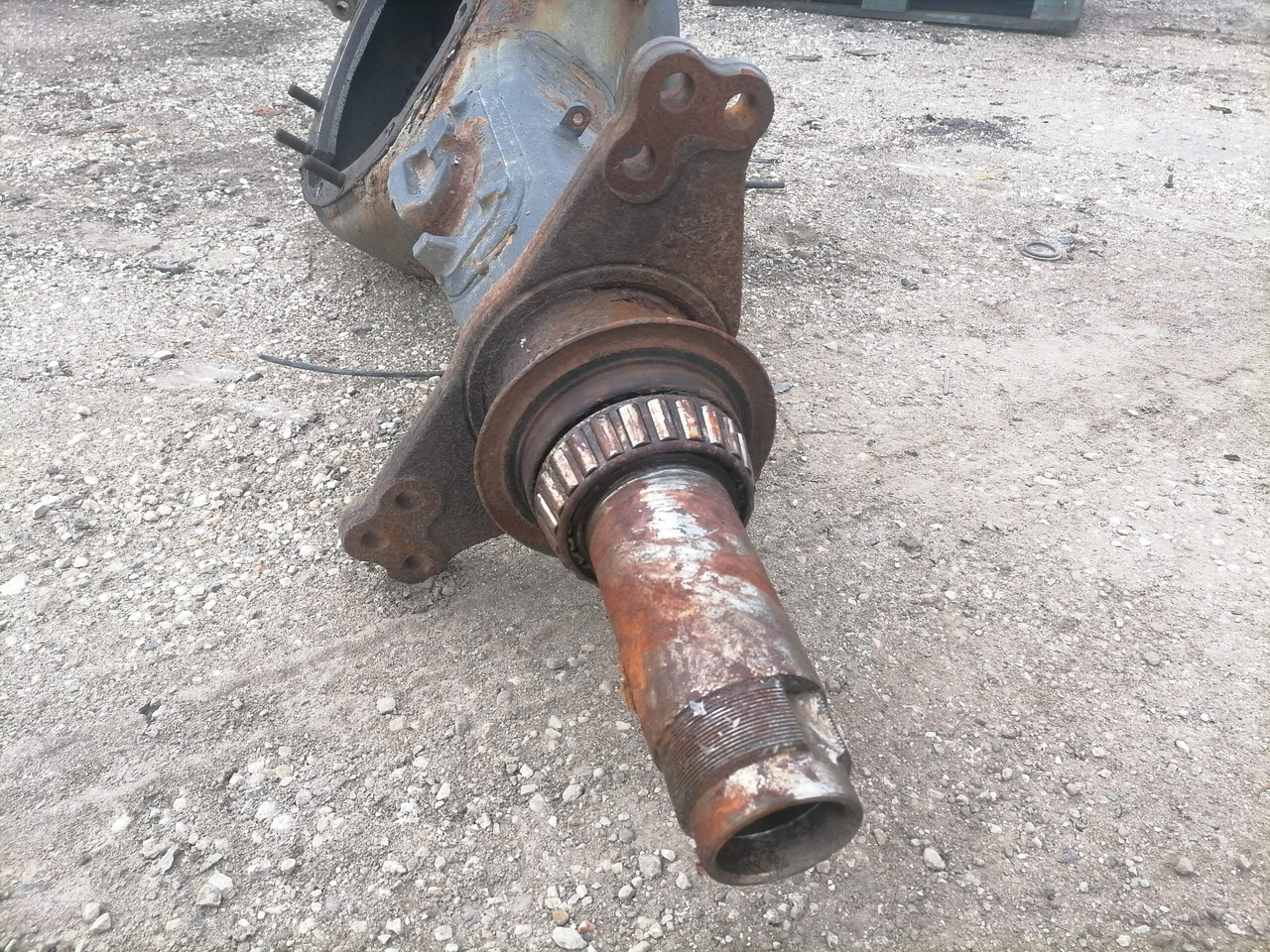 Scania Rear axel housing 1733934 - Osovina i delovi za Kamion: slika 4 Scania Rear axel housing 1733934 - Osovina i delovi za Kamion: slika 4