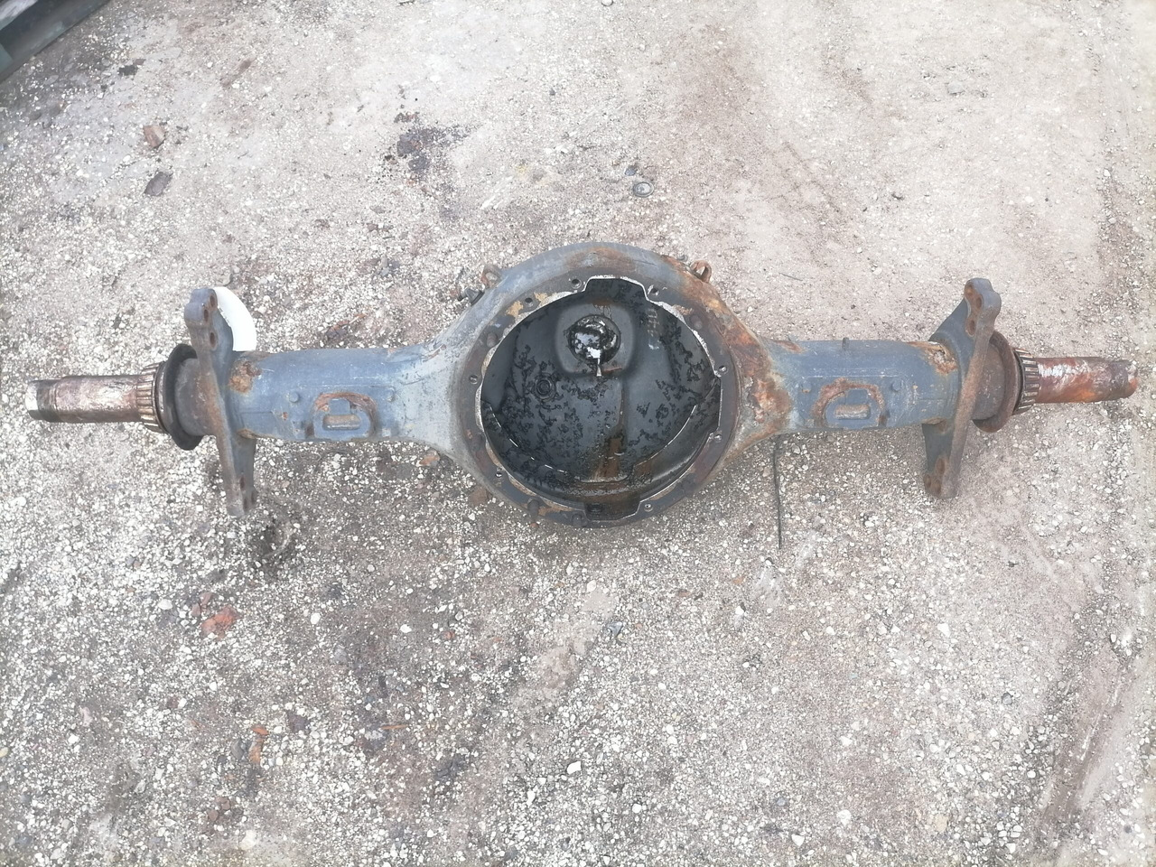 Scania Rear axel housing 1733934 - Osovina i delovi za Kamion: slika 2 Scania Rear axel housing 1733934 - Osovina i delovi za Kamion: slika 2