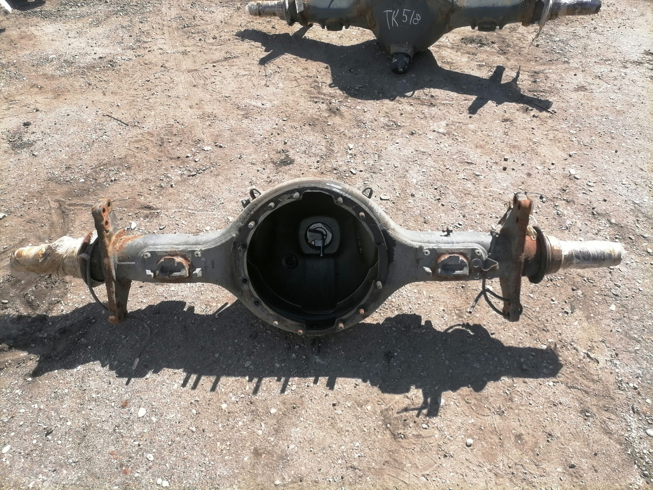 Scania Rear axel housing ADA1100 - Osovina i delovi za Kamion: slika 2 Scania Rear axel housing ADA1100 - Osovina i delovi za Kamion: slika 2