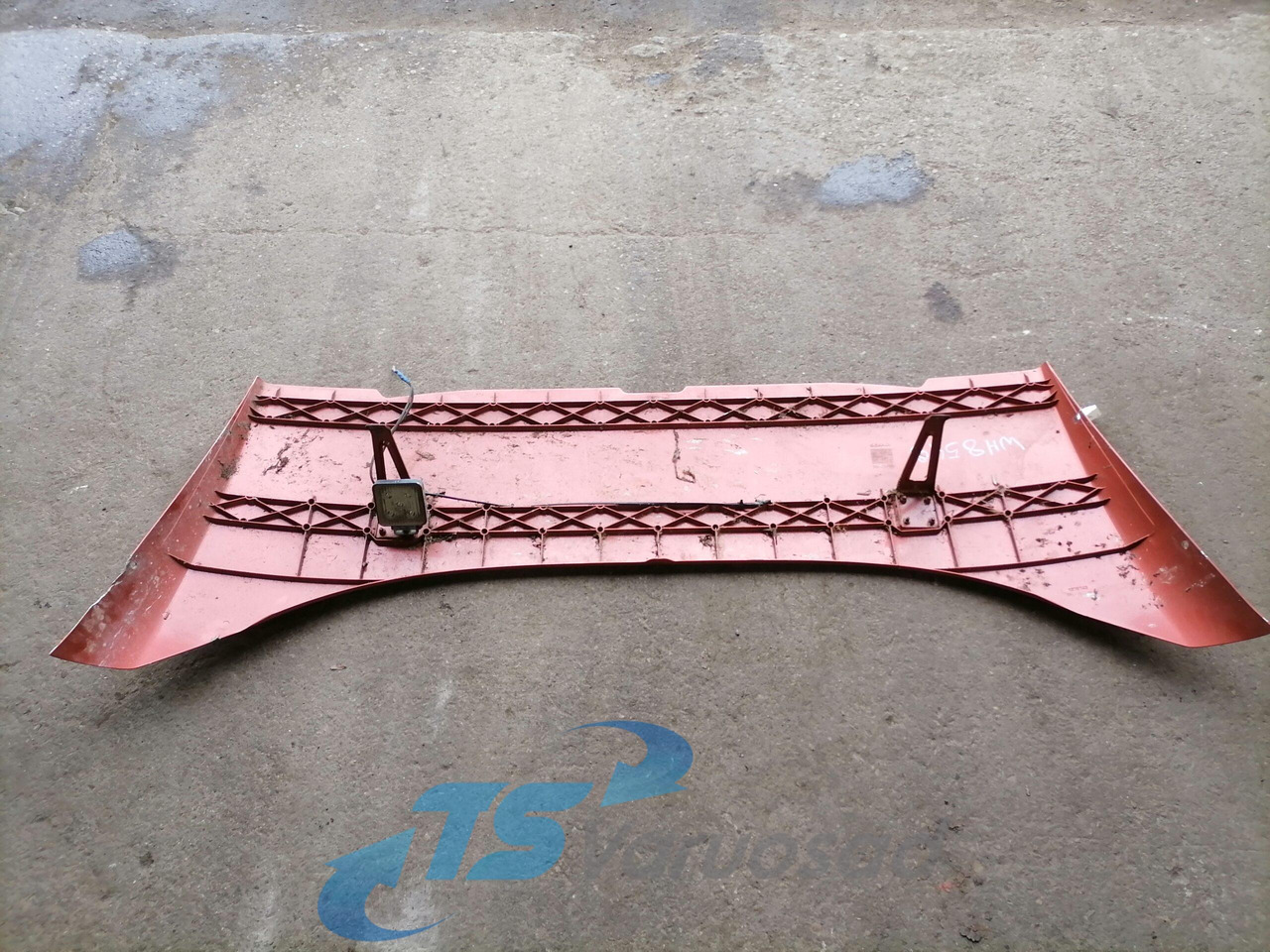 Scania Scania cab wind deflector, roof 1375743 - Aerodinamika/ Spojler za Kamion: slika 3 Scania Scania cab wind deflector, roof 1375743 - Aerodinamika/ Spojler za Kamion: slika 3