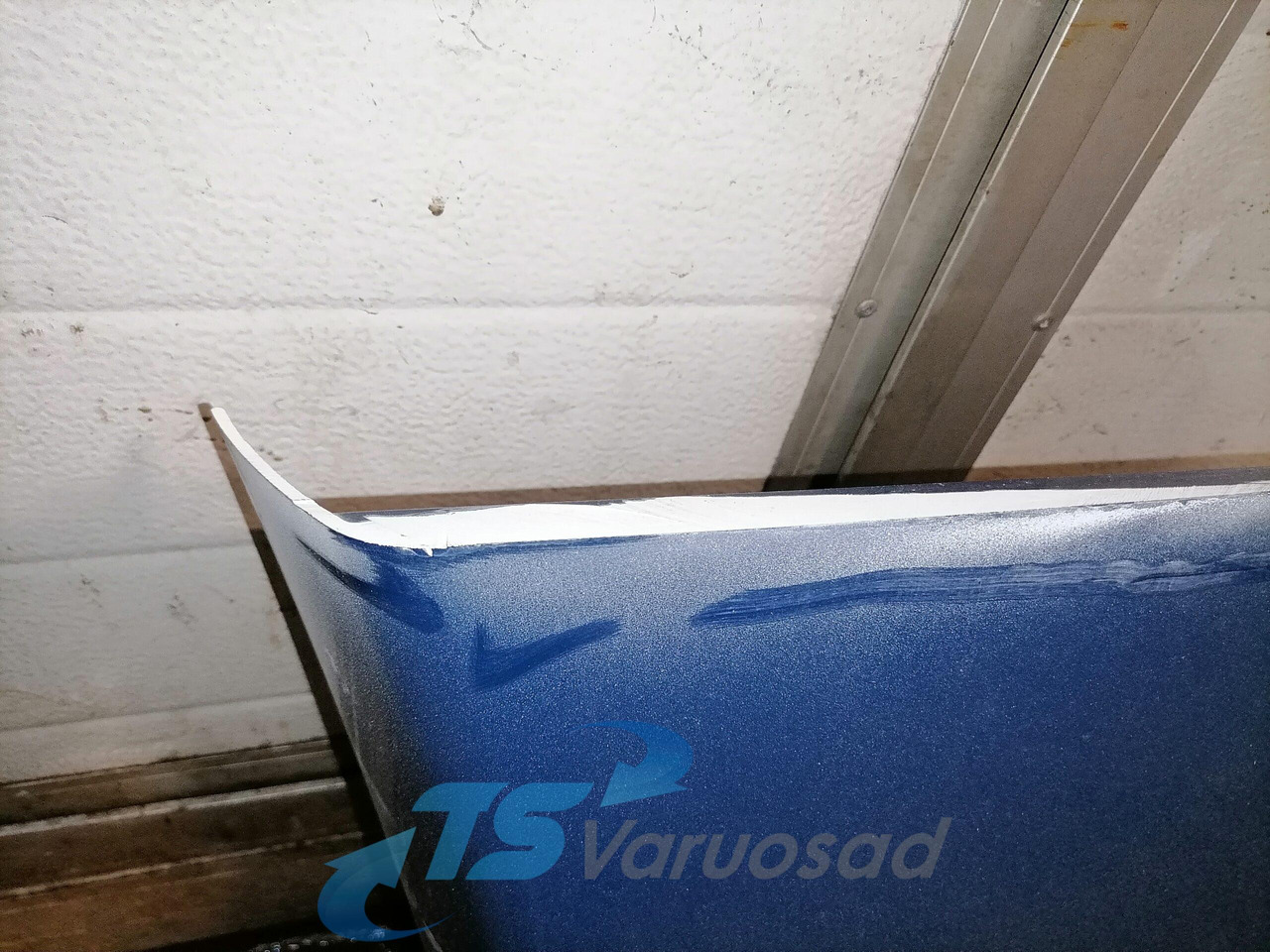 Scania Scania cab wind deflector, roof 1731083 - Aerodinamika/ Spojler za Kamion: slika 4 Scania Scania cab wind deflector, roof 1731083 - Aerodinamika/ Spojler za Kamion: slika 4
