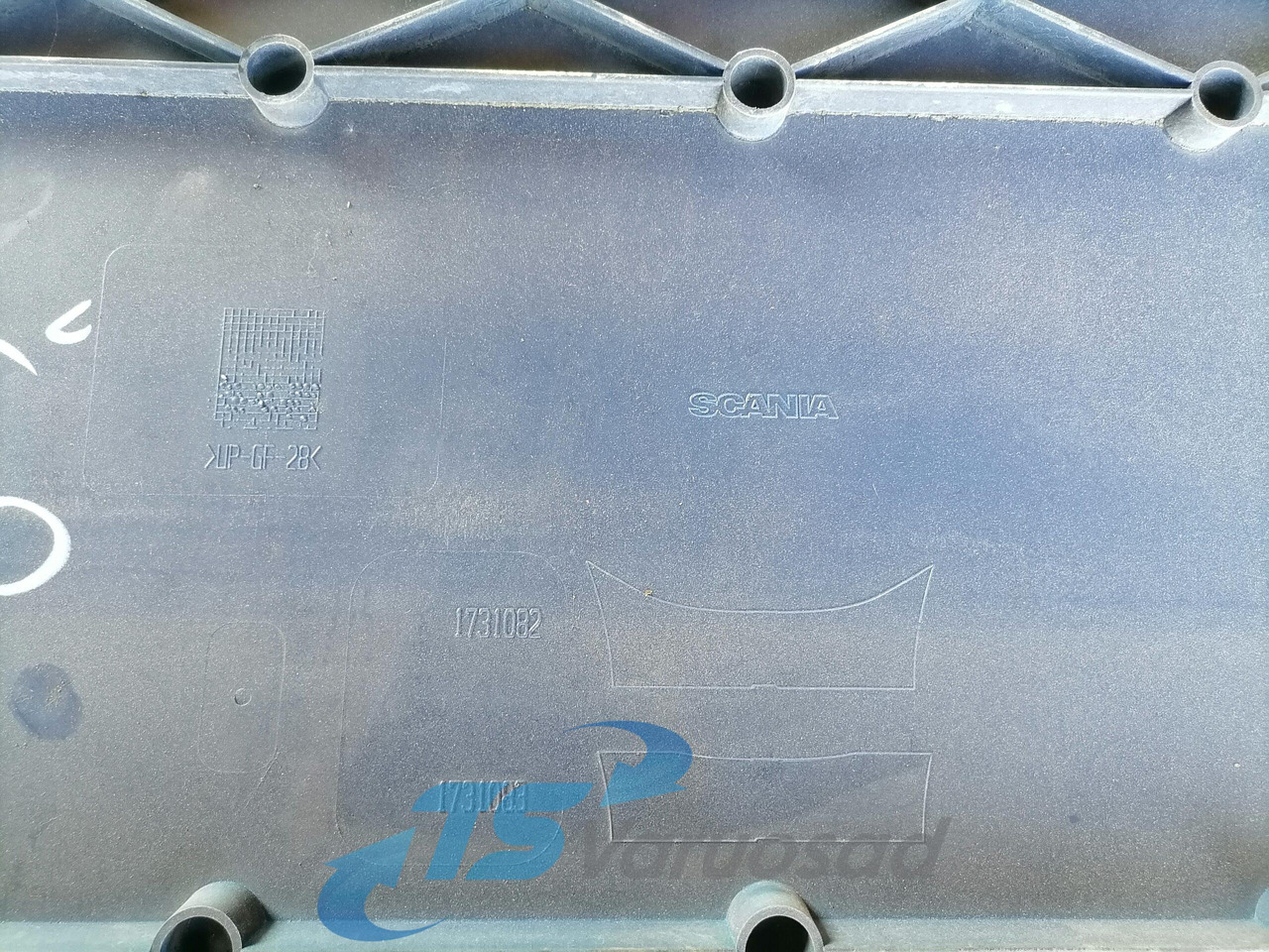 Scania Scania cab wind deflector, roof 1731083 - Aerodinamika/ Spojler za Kamion: slika 4 Scania Scania cab wind deflector, roof 1731083 - Aerodinamika/ Spojler za Kamion: slika 4