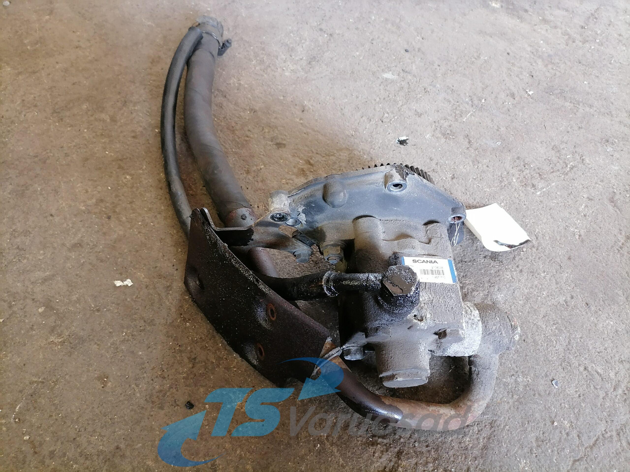 Scania Steering hydraulic pump 1457710 - Upravljačka pumpa za Kamion: slika 2 Scania Steering hydraulic pump 1457710 - Upravljačka pumpa za Kamion: slika 2