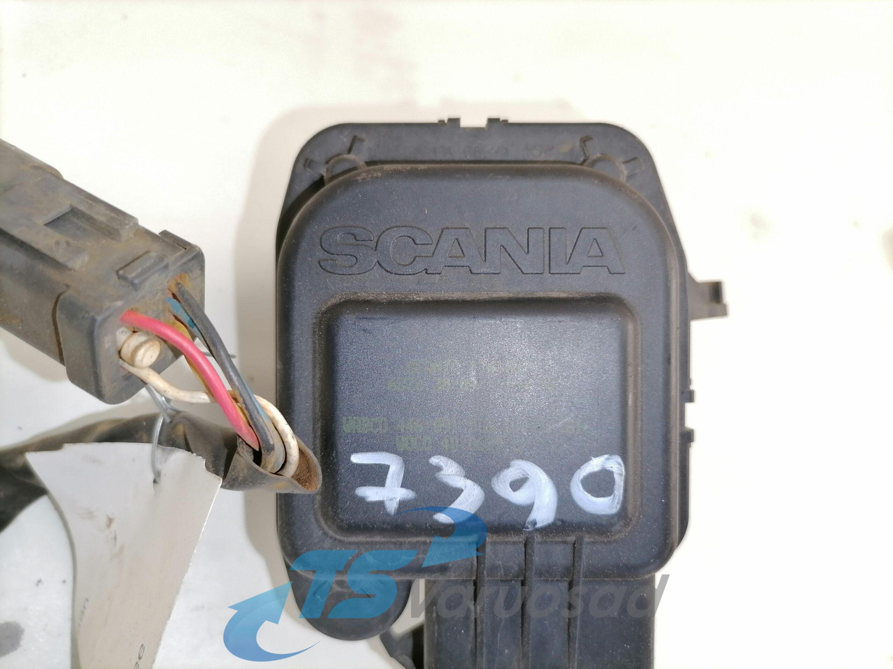 Scania Water valve 1741027 - Grejanje/ Ventilacija za Kamion: slika 4 Scania Water valve 1741027 - Grejanje/ Ventilacija za Kamion: slika 4
