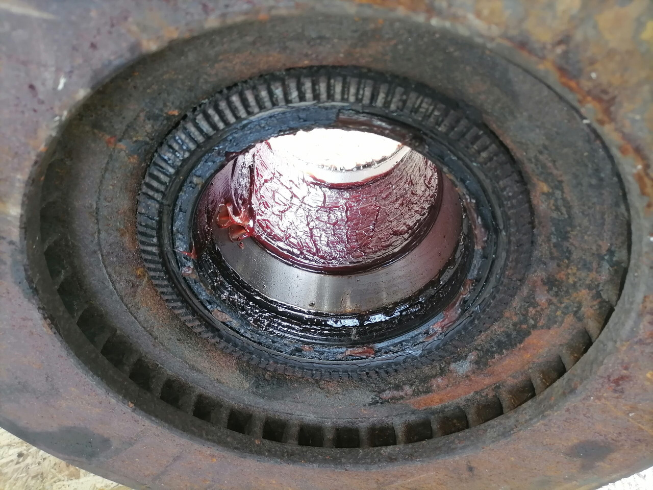 Scania Wheel hub 2290542 - Univerzalni deo za Kamion: slika 4 Scania Wheel hub 2290542 - Univerzalni deo za Kamion: slika 4