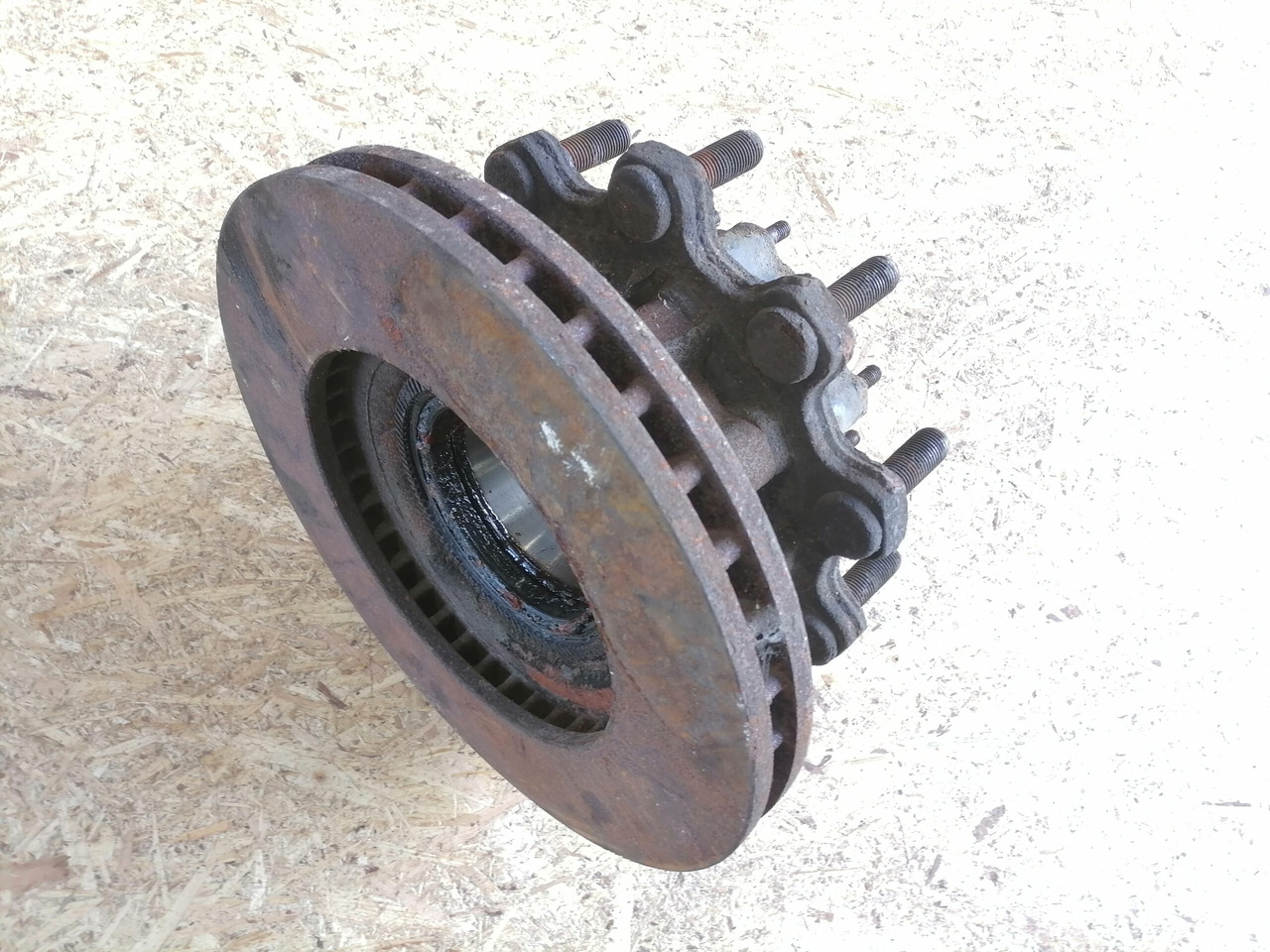 Scania Wheel hub 2290542 - Univerzalni deo za Kamion: slika 2 Scania Wheel hub 2290542 - Univerzalni deo za Kamion: slika 2