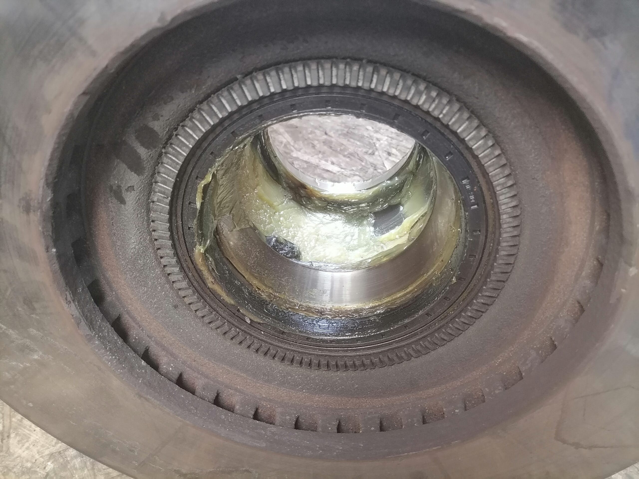 Scania Wheel hub 2290542 - Univerzalni deo za Kamion: slika 4 Scania Wheel hub 2290542 - Univerzalni deo za Kamion: slika 4