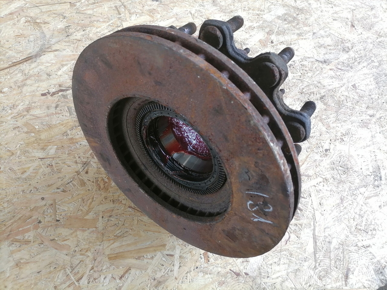 Scania Wheel hub 2290542 - Univerzalni deo za Kamion: slika 2 Scania Wheel hub 2290542 - Univerzalni deo za Kamion: slika 2