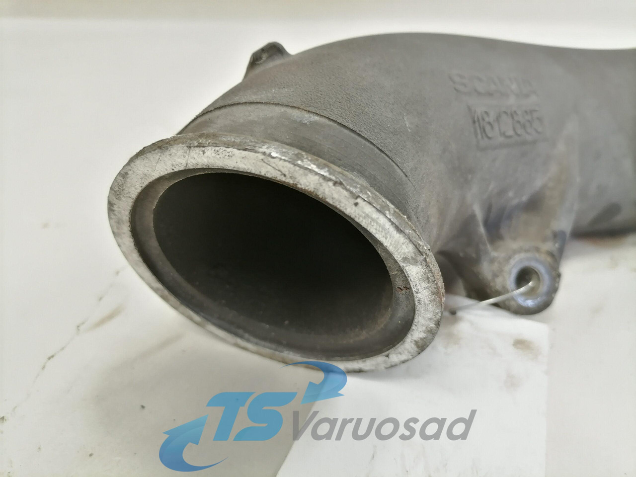 Scania intercooler pipe 1812885 - Hladnjak za Kamion: slika 4 Scania intercooler pipe 1812885 - Hladnjak za Kamion: slika 4