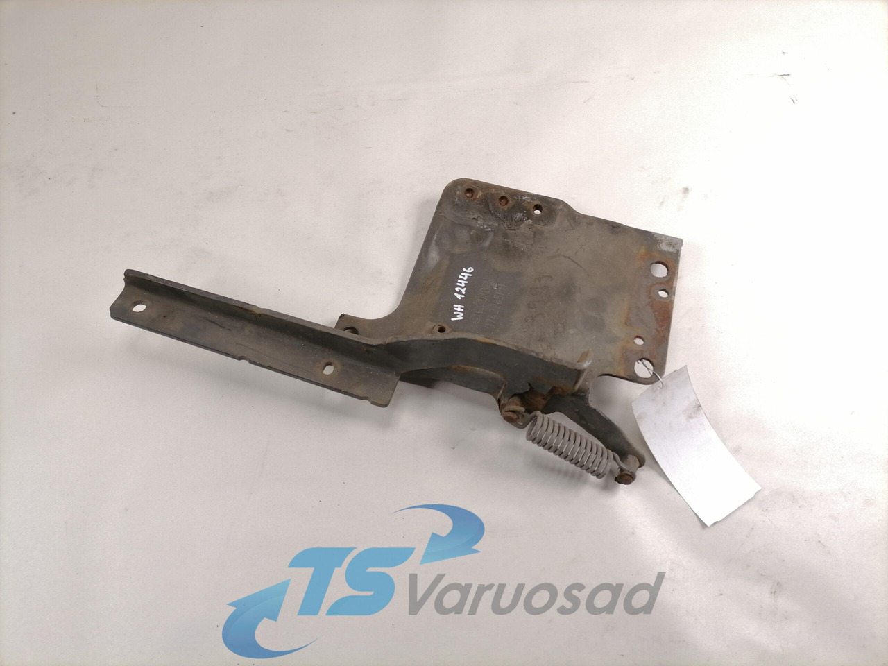 Scania lower grille carrier hinge 1742265 - Rešetka za Kamion: slika 1 Scania lower grille carrier hinge 1742265 - Rešetka za Kamion: slika 1