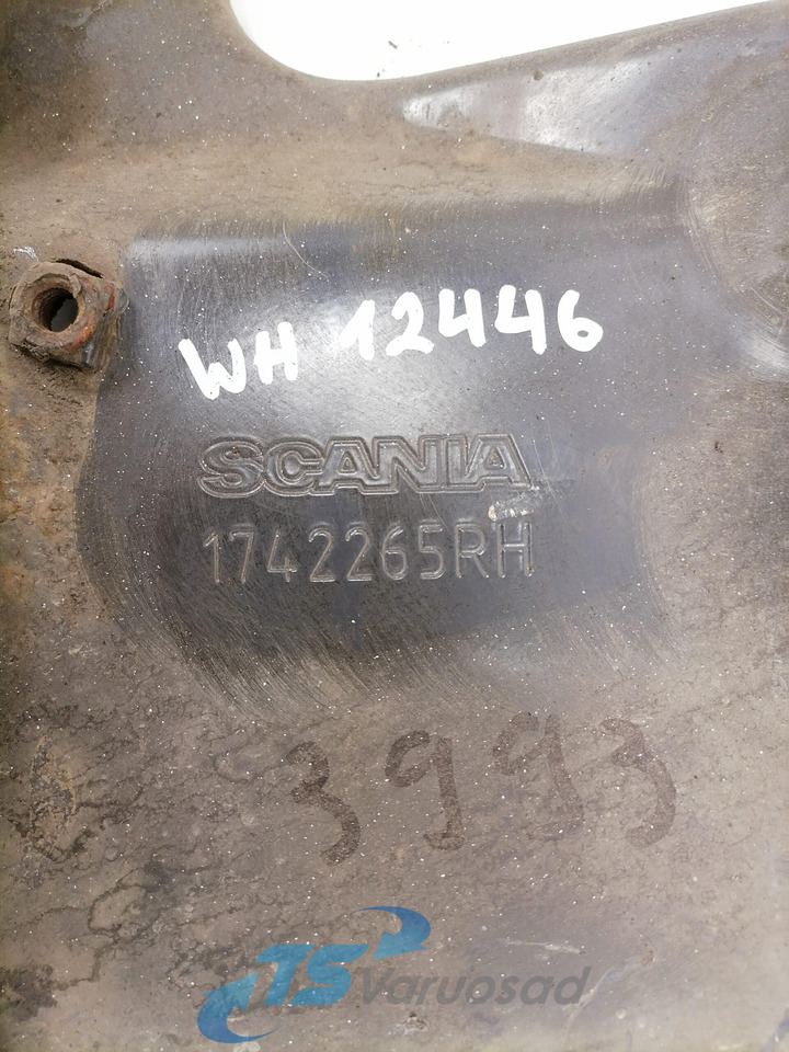 Scania lower grille carrier hinge 1742265 - Rešetka za Kamion: slika 2 Scania lower grille carrier hinge 1742265 - Rešetka za Kamion: slika 2