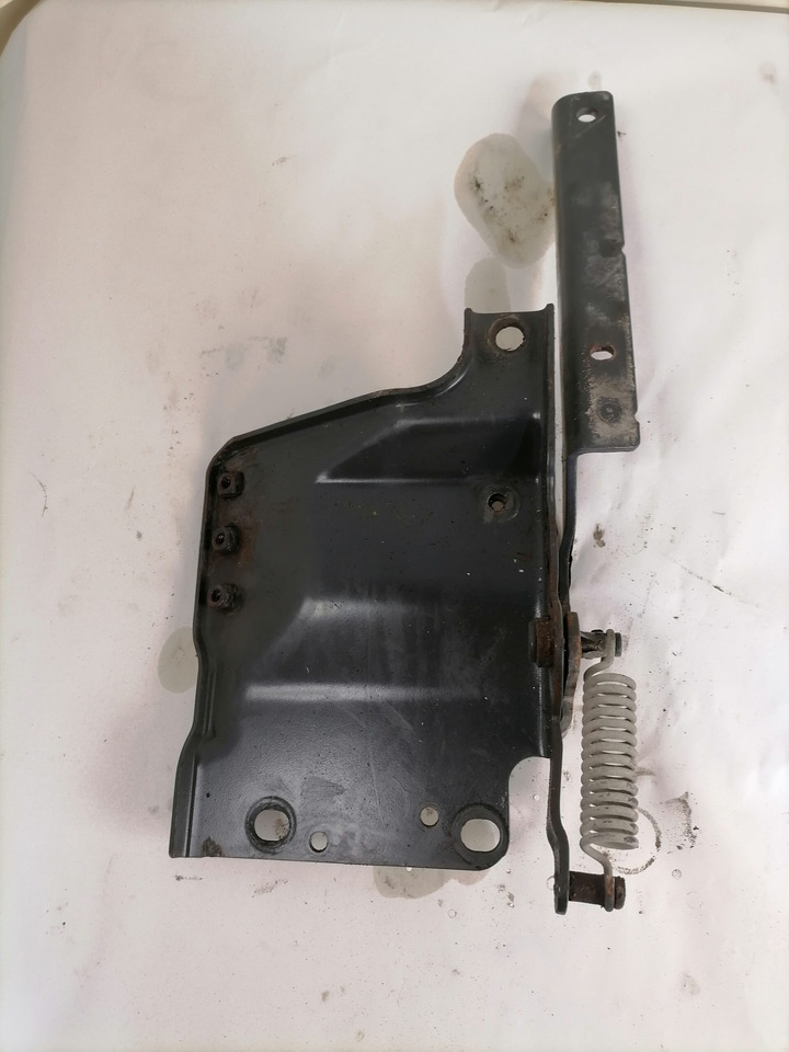 Scania lower grille carrier hinge 1742265 - Rešetka za Kamion: slika 1 Scania lower grille carrier hinge 1742265 - Rešetka za Kamion: slika 1