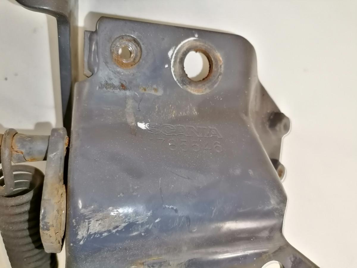 Scania lower grille carrier hinge 1785546 - Rešetka za Kamion: slika 4 Scania lower grille carrier hinge 1785546 - Rešetka za Kamion: slika 4