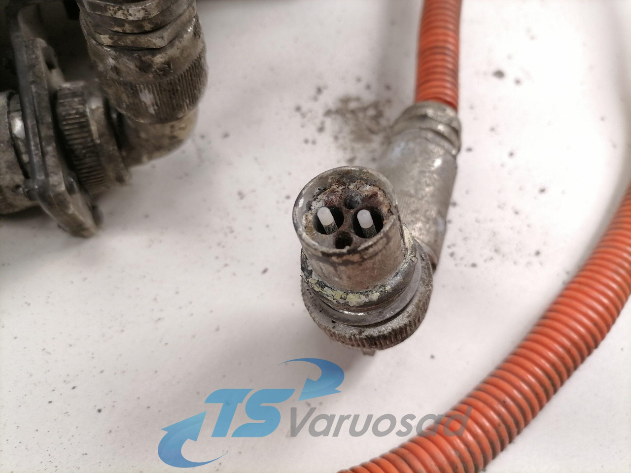 Volvo A/C compressor 84176798 - Grejanje/ Ventilacija za Kamion: slika 4 Volvo A/C compressor 84176798 - Grejanje/ Ventilacija za Kamion: slika 4