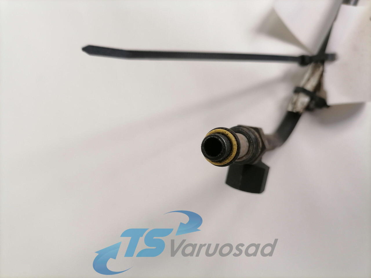 Volvo A/C pipe 20708093 - Grejanje/ Ventilacija za Kamion: slika 2 Volvo A/C pipe 20708093 - Grejanje/ Ventilacija za Kamion: slika 2