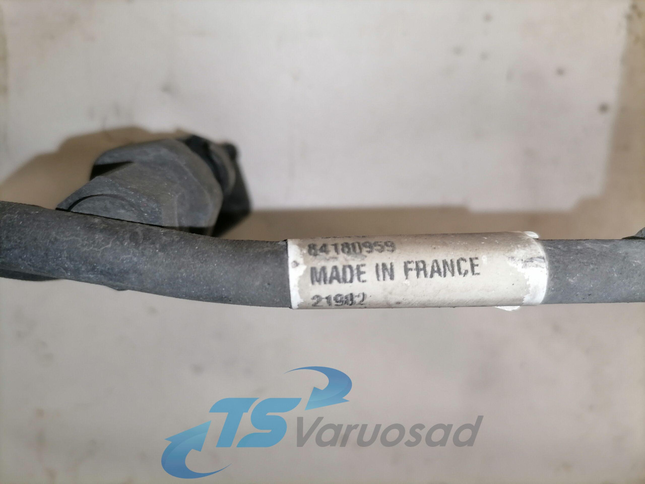 Volvo A/C pipe 84180959 - Grejanje/ Ventilacija za Kamion: slika 2 Volvo A/C pipe 84180959 - Grejanje/ Ventilacija za Kamion: slika 2