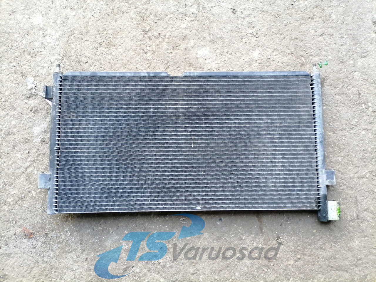 Volvo A/C radiator 21086304 - Grejanje/ Ventilacija za Kamion: slika 1 Volvo A/C radiator 21086304 - Grejanje/ Ventilacija za Kamion: slika 1