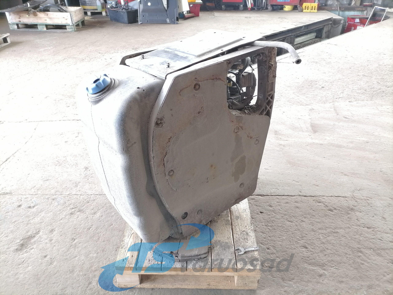 Volvo Ad Blue tank 21645367 - Obrada goriva/ Dostava goriva za Kamion: slika 5 Volvo Ad Blue tank 21645367 - Obrada goriva/ Dostava goriva za Kamion: slika 5