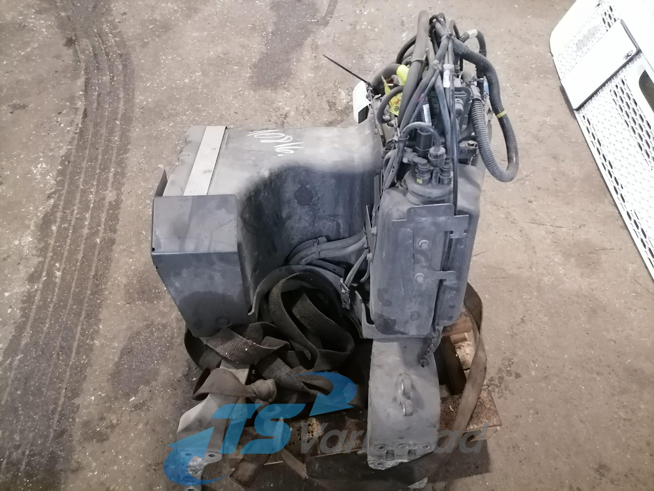 Volvo Ad Blue tank 22193761 - Obrada goriva/ Dostava goriva za Kamion: slika 2 Volvo Ad Blue tank 22193761 - Obrada goriva/ Dostava goriva za Kamion: slika 2