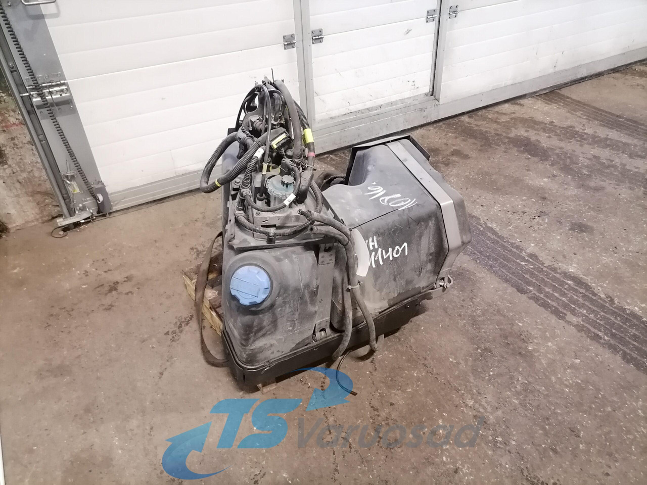 Volvo Ad Blue tank 22193761 - Obrada goriva/ Dostava goriva za Kamion: slika 1 Volvo Ad Blue tank 22193761 - Obrada goriva/ Dostava goriva za Kamion: slika 1