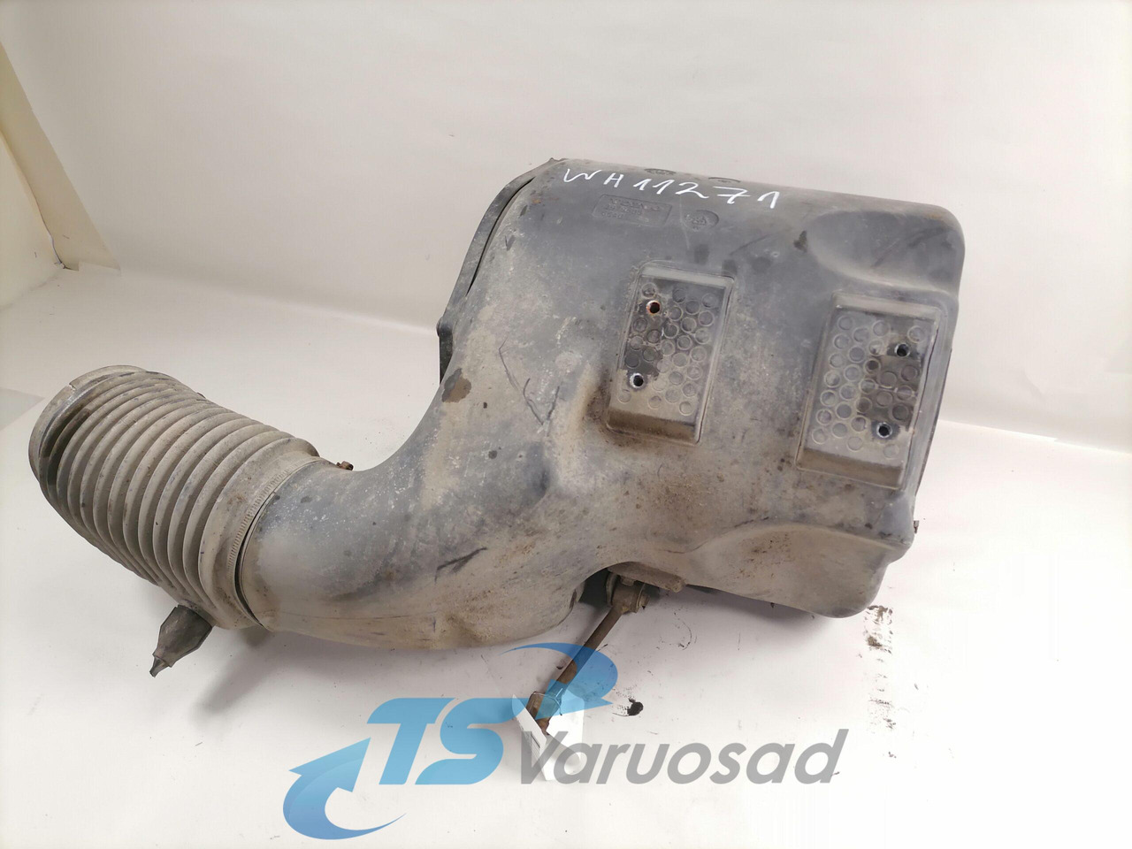 Volvo Air filter housing 3979505 - Sistem za usis vazduha za Kamion: slika 2 Volvo Air filter housing 3979505 - Sistem za usis vazduha za Kamion: slika 2