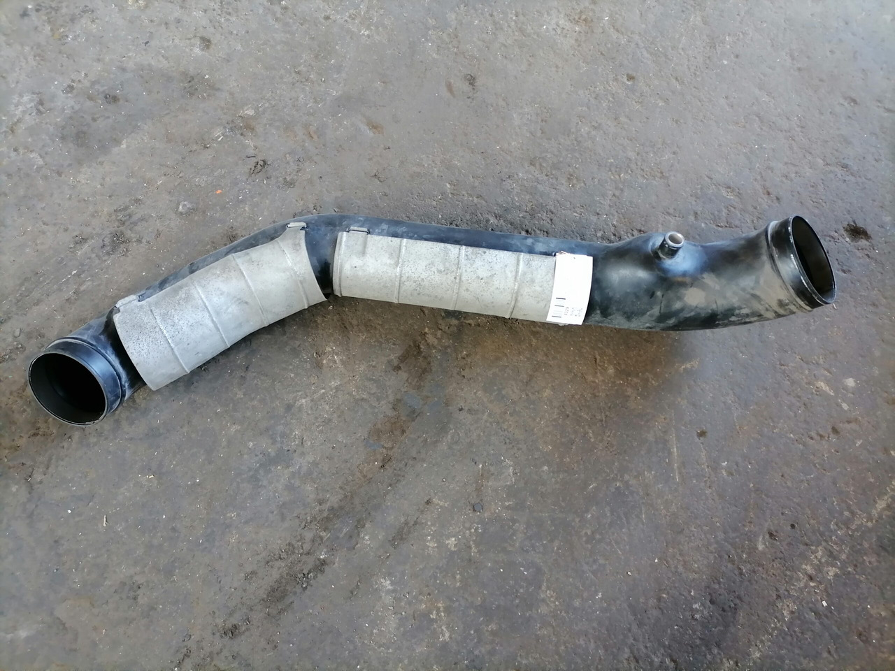 Volvo Air intake 21080323 - Sistem za usis vazduha za Kamion: slika 2 Volvo Air intake 21080323 - Sistem za usis vazduha za Kamion: slika 2