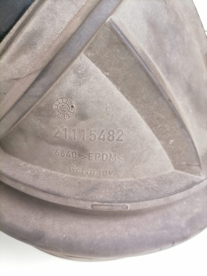 Volvo Air intake 21115482 - Sistem za usis vazduha za Kamion: slika 2 Volvo Air intake 21115482 - Sistem za usis vazduha za Kamion: slika 2