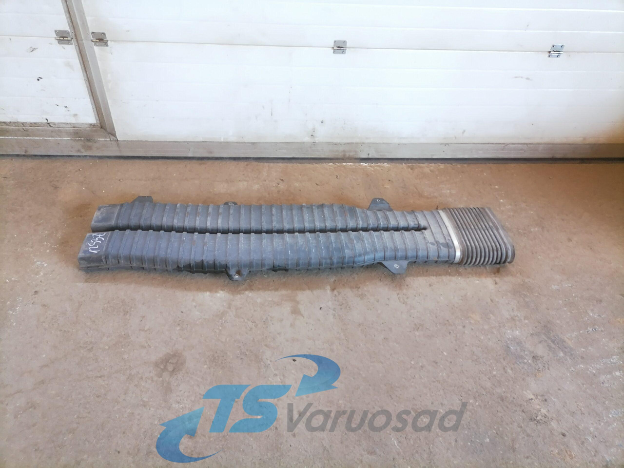 Volvo Air intake 21122123 - Sistem za usis vazduha za Kamion: slika 1 Volvo Air intake 21122123 - Sistem za usis vazduha za Kamion: slika 1