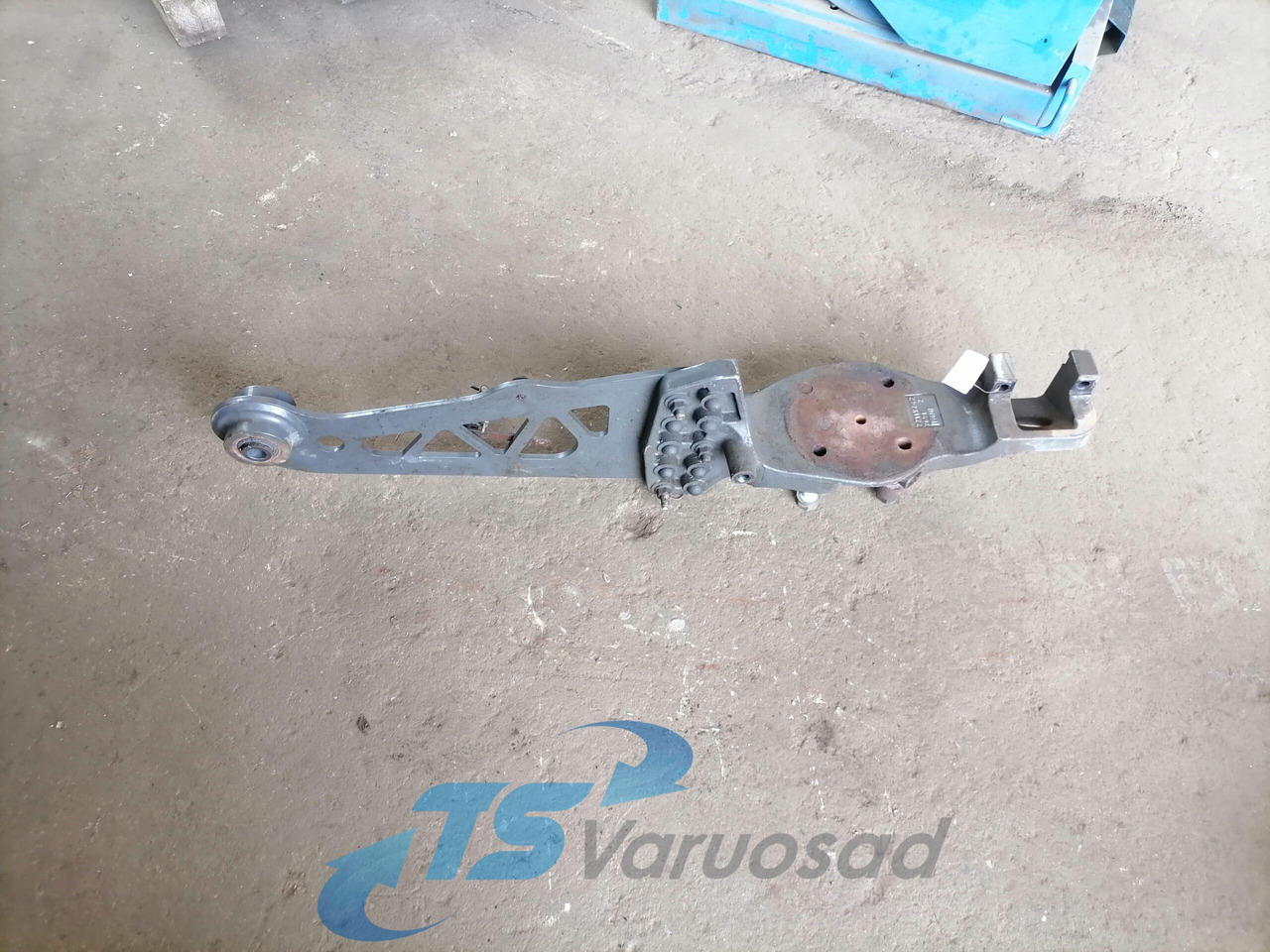 Volvo Air spring bracket 22119742 - Pneumatska suspenzija za Kamion: slika 1 Volvo Air spring bracket 22119742 - Pneumatska suspenzija za Kamion: slika 1