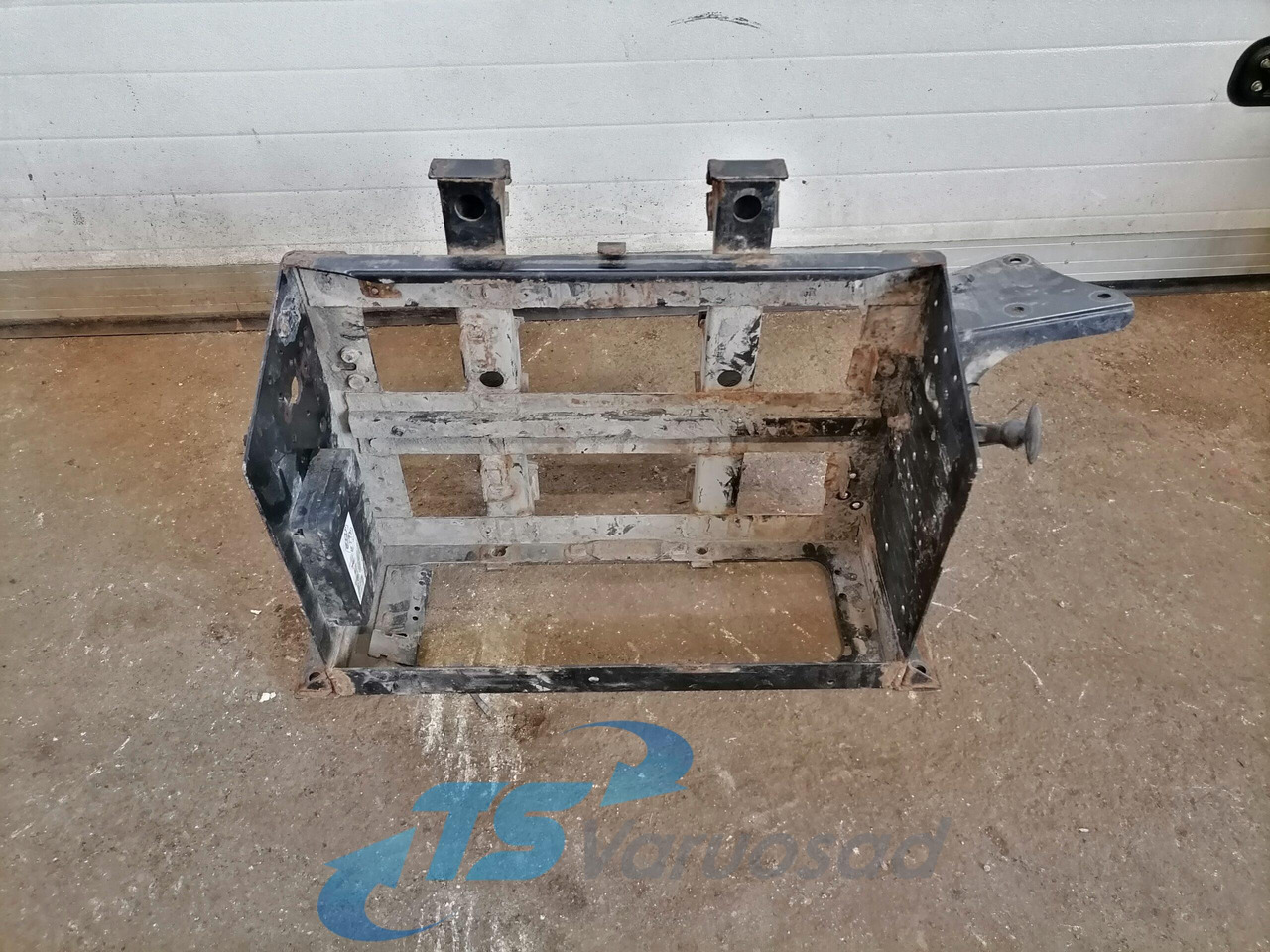 Volvo Battery box 82242391 - Baterija za Kamion: slika 1 Volvo Battery box 82242391 - Baterija za Kamion: slika 1