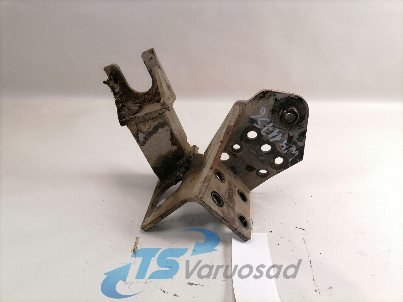 Volvo Bumper bracket 20499244 - Branik za Kamion: slika 1 Volvo Bumper bracket 20499244 - Branik za Kamion: slika 1